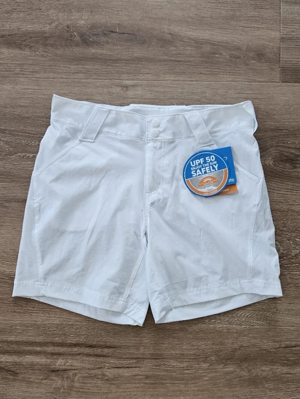 Columbia White Coral Point III Shorts Size 6